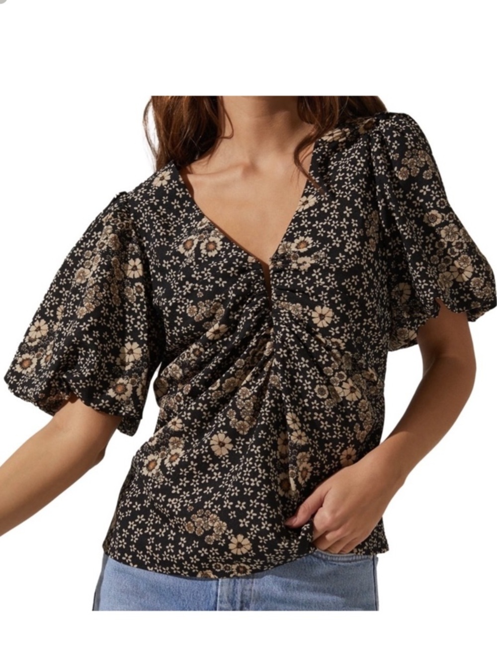 New ASTR Floral Blouse Short Sleeve Black Puff Sleeve V Neck Size XS